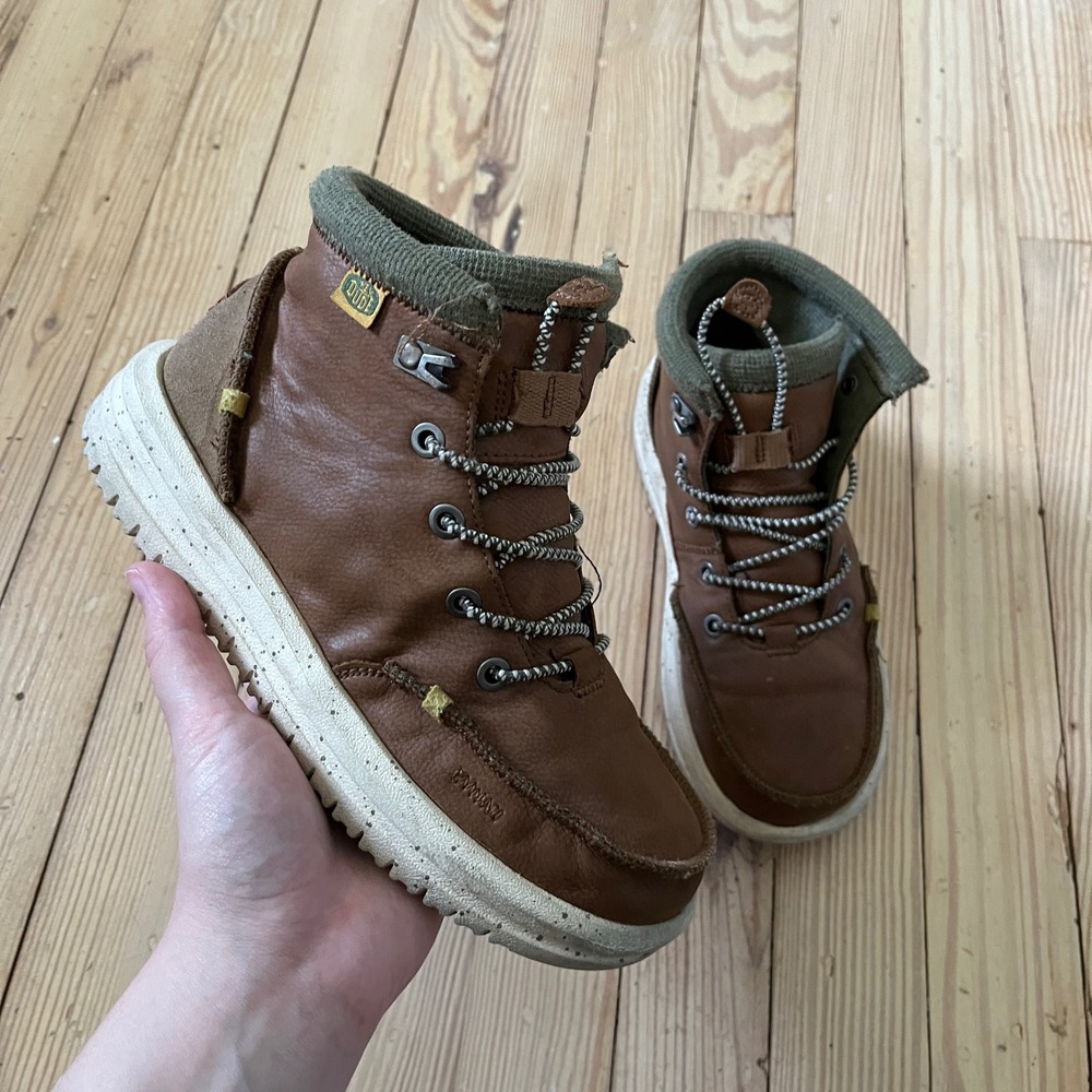 Hey Dude Bradley Boot Youth Size 4 Walnut Brown Leather Knit Collar Ankle Boots